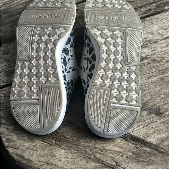 Adidas Swift Run 22 Leopard Sneakers size 10 - Picture 4 of 5